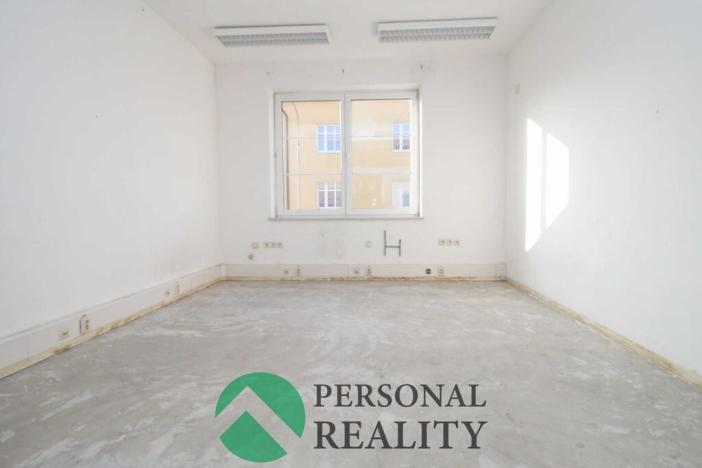 Pronájem kanceláře, Rakovník, Ottova, 1800 m2