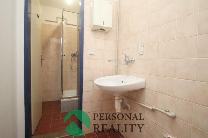 Pronájem kanceláře, Rakovník, Ottova, 1800 m2