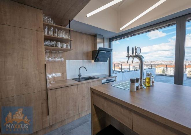 Pronájem kanceláře, Praha - Nusle, 5. května, 523 m2