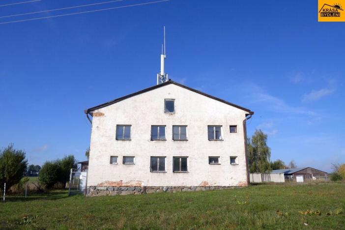 Prodej výrobních prostor, Moravec, 3963 m2