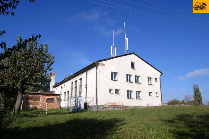 Prodej výrobních prostor, Moravec, 3963 m2