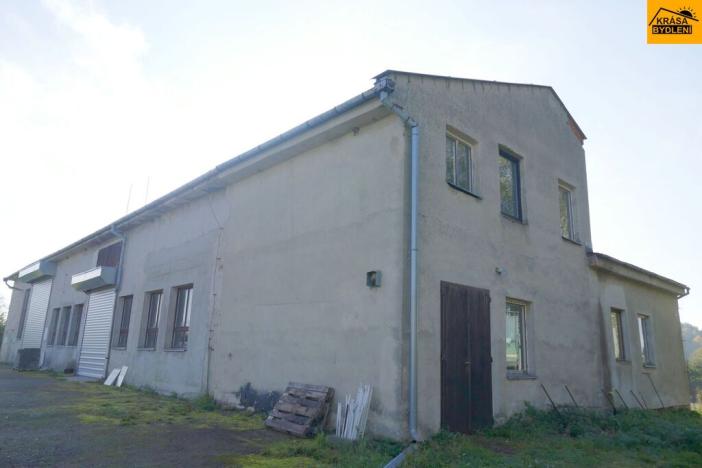 Prodej výrobních prostor, Moravec, 3963 m2