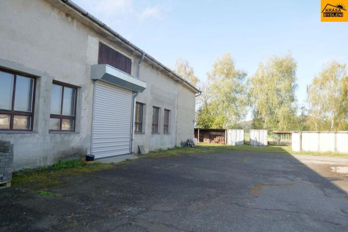 Prodej výrobních prostor, Moravec, 3963 m2