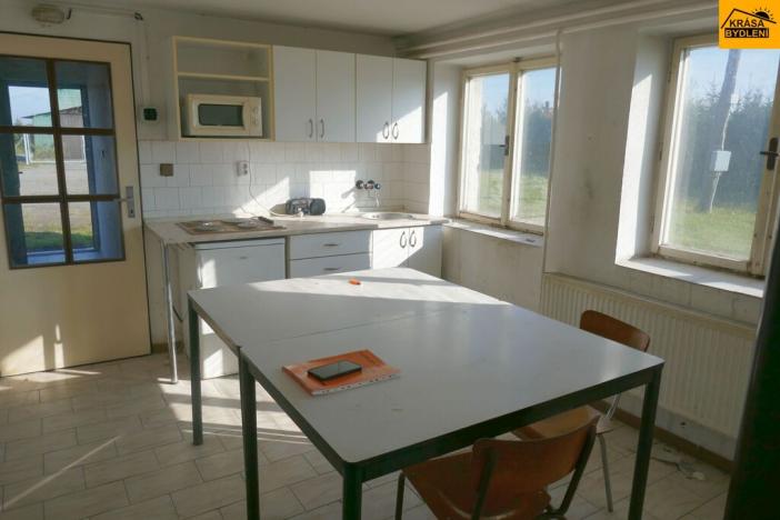 Prodej výrobních prostor, Moravec, 3963 m2