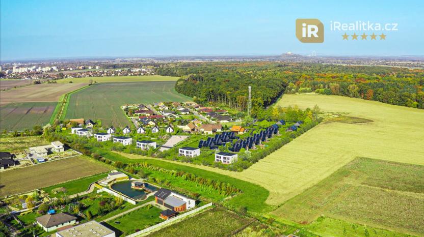 Prodej pozemku pro bydlení, Pardubice - Staročernsko, Borská, 14780 m2