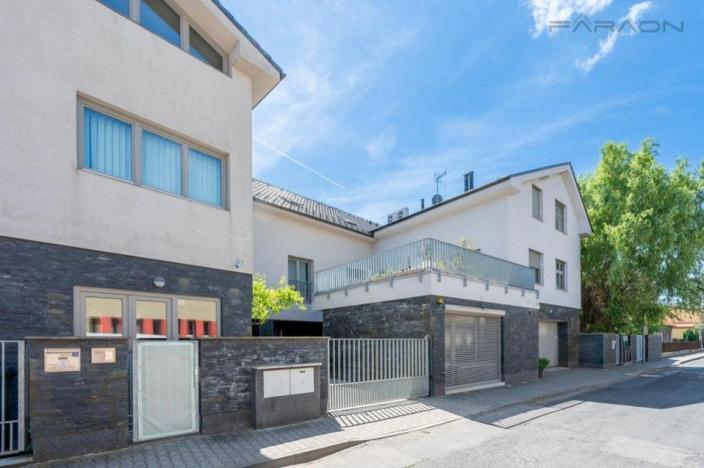 Prodej obchodního prostoru, Neratovice, Vojtěšská, 898 m2