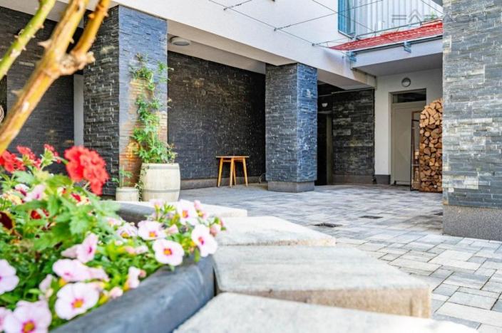 Prodej obchodního prostoru, Neratovice, Vojtěšská, 898 m2