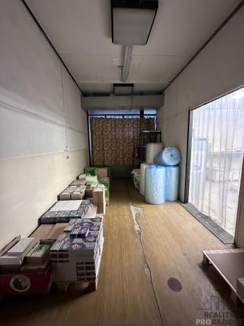 Pronájem skladu, Adamov, 138 m2