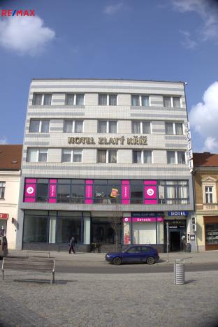 Pronájem obchodního prostoru, Třebíč - Vnitřní Město, Karlovo nám., 325 m2