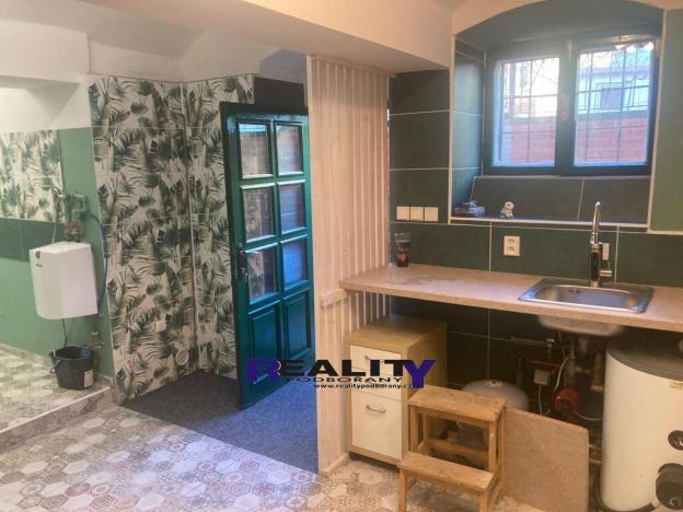 Pronájem obchodního prostoru, Žatec, Husova, 28 m2