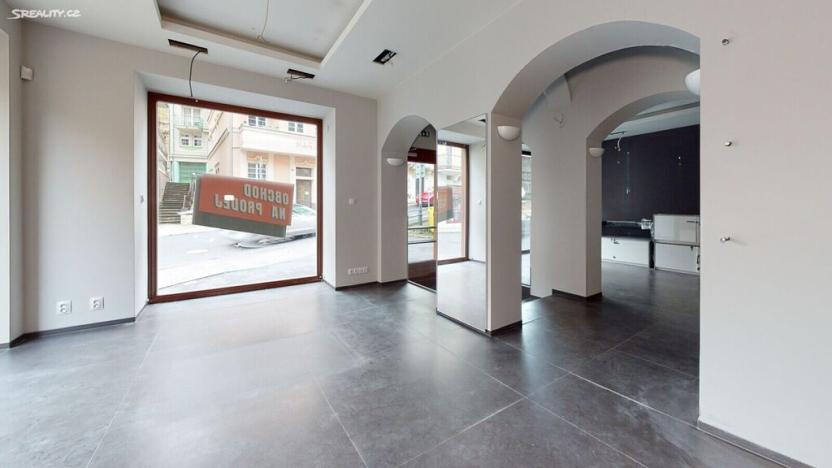 Prodej obchodního prostoru, Karlovy Vary, Zámecký vrch, 150 m2