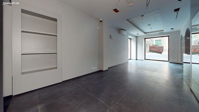 Prodej obchodního prostoru, Karlovy Vary, Zámecký vrch, 150 m2