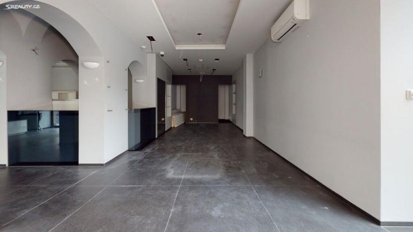 Prodej obchodního prostoru, Karlovy Vary, Zámecký vrch, 150 m2
