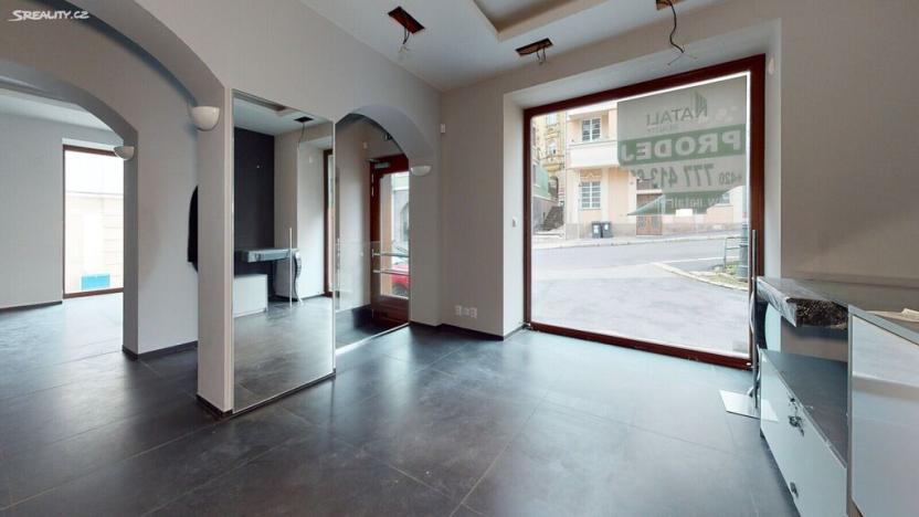 Prodej obchodního prostoru, Karlovy Vary, Zámecký vrch, 150 m2