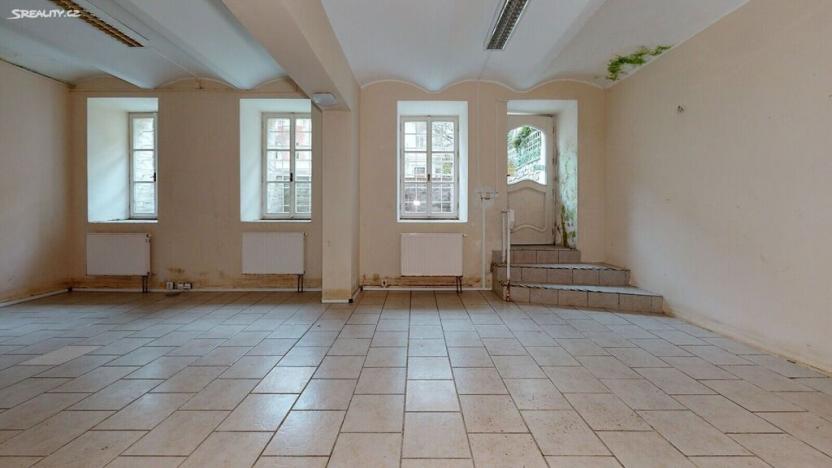 Prodej obchodního prostoru, Karlovy Vary, Sadová, 69 m2