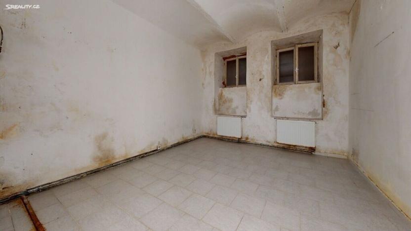 Prodej obchodního prostoru, Karlovy Vary, Sadová, 69 m2