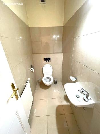 Prodej rodinného domu, Karlovy Vary, 1150 m2