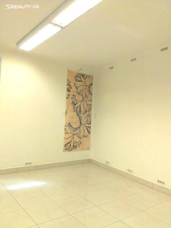 Prodej obchodního prostoru, Karlovy Vary, Mariánskolázeňská, 41 m2