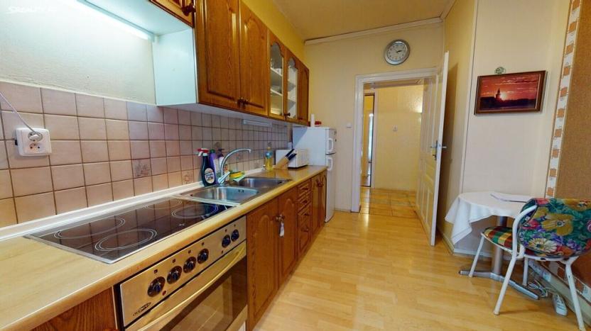 Prodej bytu 3+1, Karlovy Vary, Krále Jiřího, 89 m2