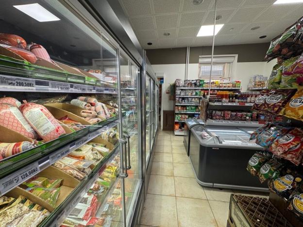 Prodej obchodního prostoru, Karlovy Vary, nábřeží Jana Palacha, 89 m2