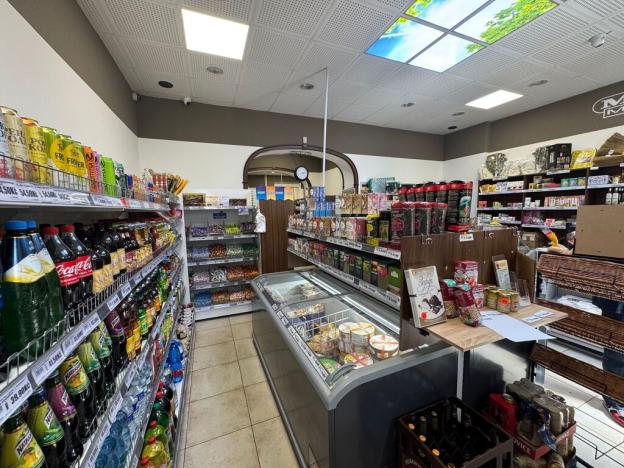 Prodej obchodního prostoru, Karlovy Vary, nábřeží Jana Palacha, 89 m2