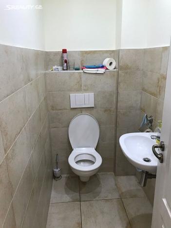 Prodej obchodního prostoru, Karlovy Vary, nábřeží Jana Palacha, 89 m2