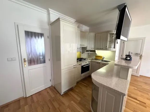 Prodej bytu 4+kk, Karlovy Vary, Sadová, 94 m2