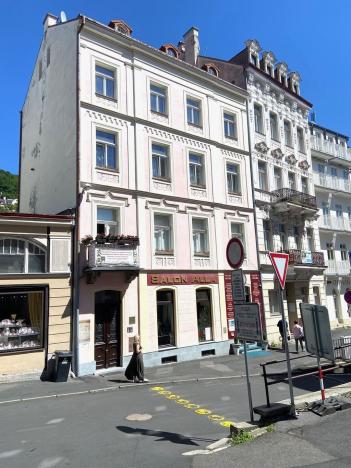 Prodej bytu 2+kk, Karlovy Vary, Zámecký vrch, 90 m2