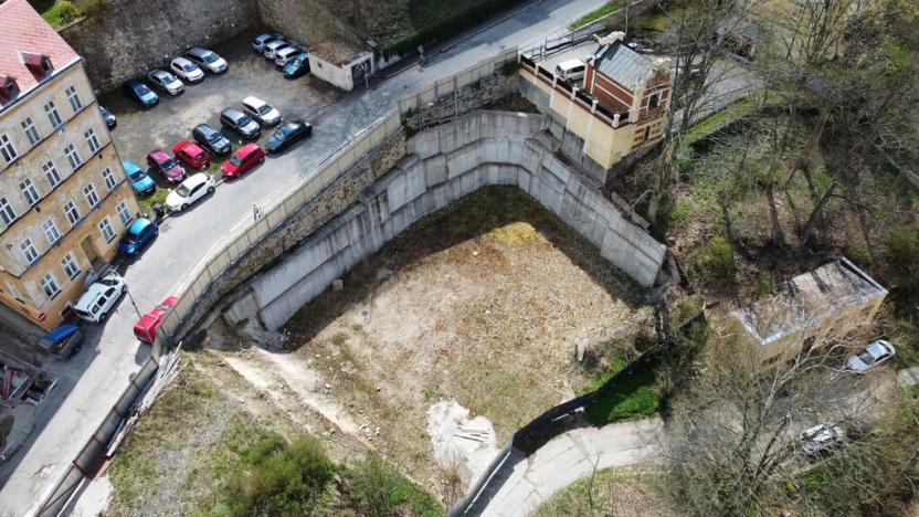 Prodej komerčního pozemku, Karlovy Vary, Hálkův vrch, 1340 m2