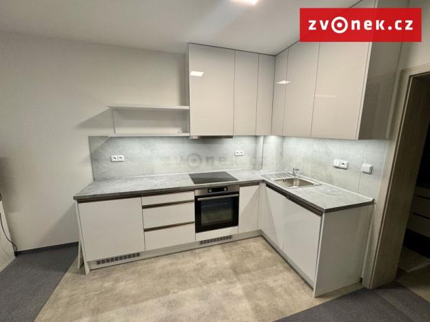 Pronájem bytu 2+kk, Zlín, L. Váchy, 52 m2