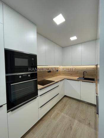 Pronájem bytu 2+kk, České Budějovice, Branišovská, 52 m2