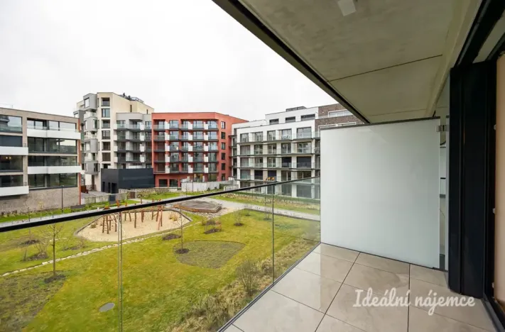 Pronájem bytu 1+kk, Praha - Žižkov, Šrámkové, 36 m2