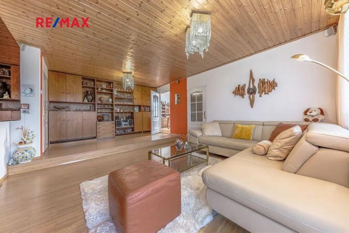 Prodej rodinného domu, Praha - Dolní Počernice, Novozámecká, 231 m2