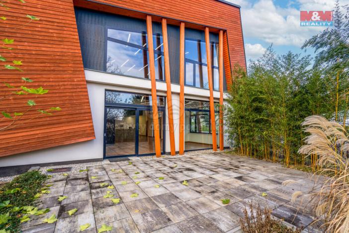 Prodej obchodního prostoru, Okrouhlo, 1076 m2