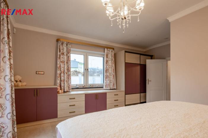 Prodej rodinného domu, Jenišov, Pod Vrchem, 483 m2