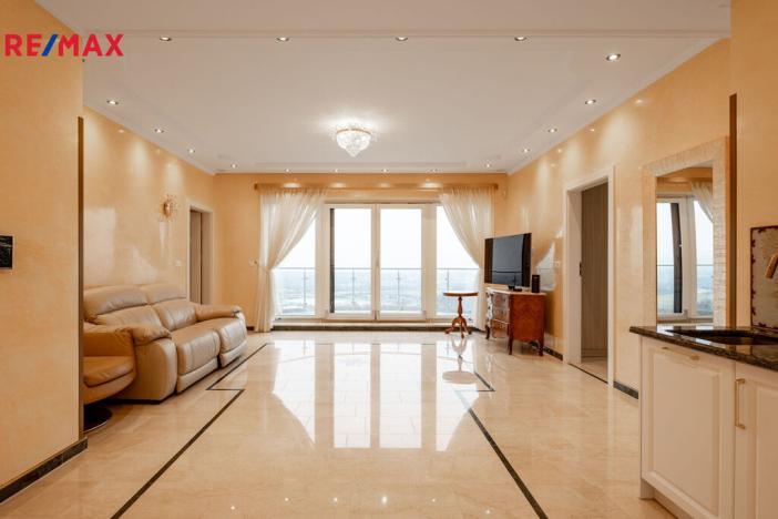 Prodej rodinného domu, Jenišov, Pod Vrchem, 483 m2