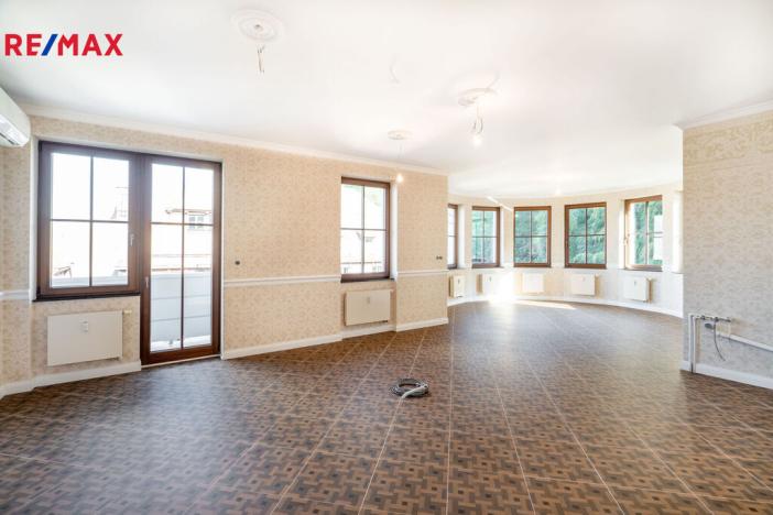 Prodej bytu 6+kk a větší, Karlovy Vary, Svahová, 537 m2