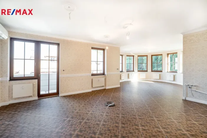 Prodej bytu 6+kk a větší, Karlovy Vary, Svahová, 537 m2