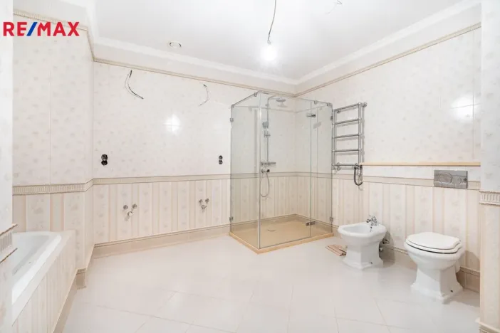 Prodej bytu 6+kk a větší, Karlovy Vary, Svahová, 537 m2