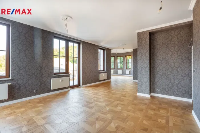 Prodej bytu 6+kk a větší, Karlovy Vary, Svahová, 537 m2