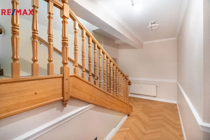 Prodej bytu 6+kk a větší, Karlovy Vary, Svahová, 537 m2