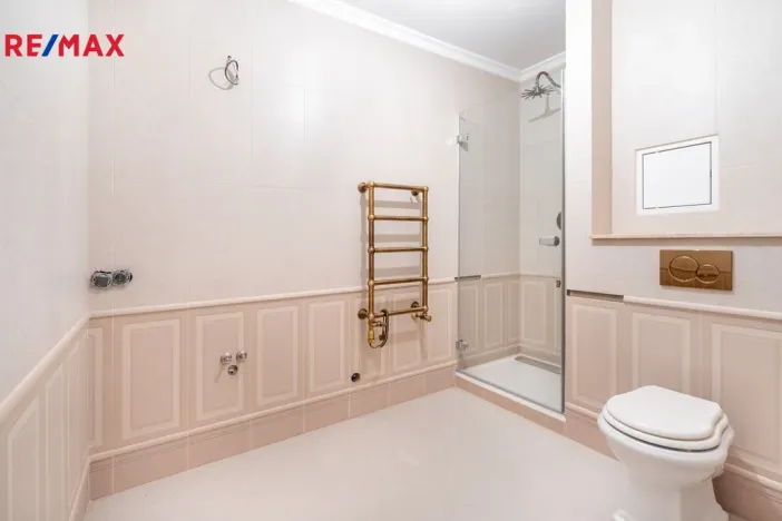 Prodej bytu 6+kk a větší, Karlovy Vary, Svahová, 537 m2