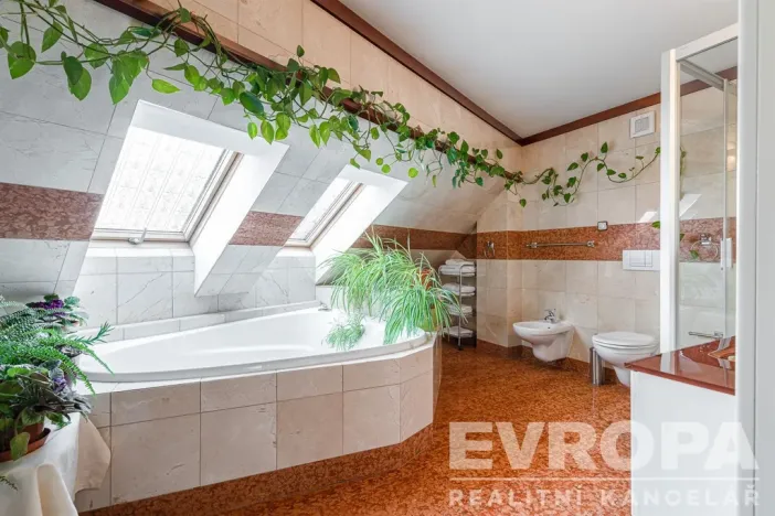 Prodej ubytování, Karlovy Vary - Rybáře, Slepá, 1015 m2