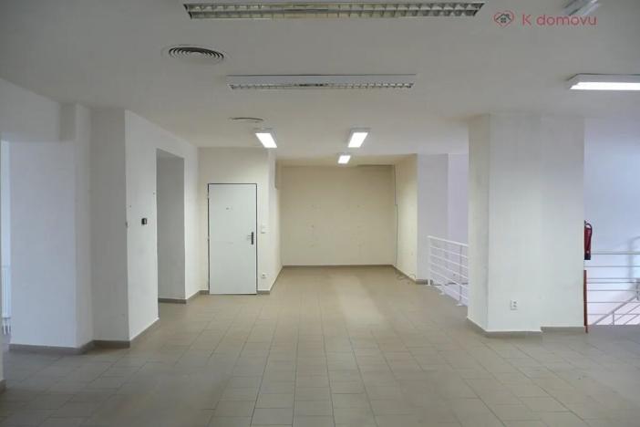 Prodej obchodního prostoru, Veselí nad Moravou, tř. Masarykova, 980 m2