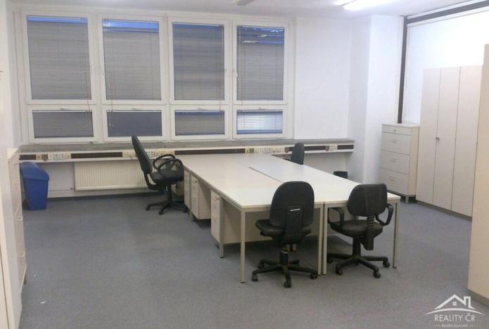 Pronájem kanceláře, Jihlava, Pávovská, 907 m2