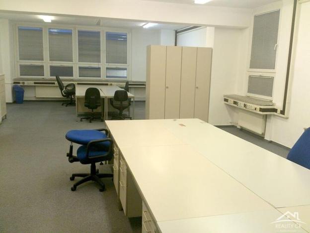 Pronájem kanceláře, Jihlava, Pávovská, 907 m2
