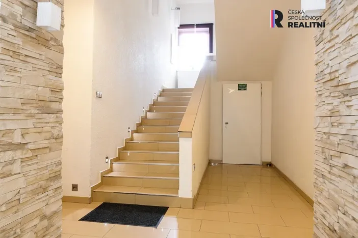 Pronájem kanceláře, Sokolov, Nádražní, 12 m2