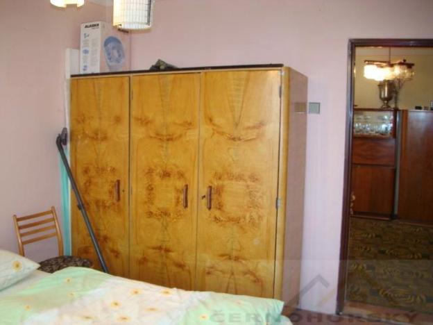 Prodej rodinného domu, Kněževes, 400 m2