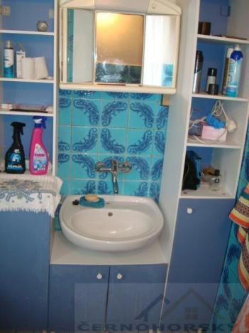 Prodej rodinného domu, Kněževes, 400 m2