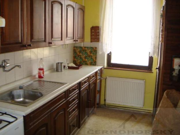 Prodej rodinného domu, Kněževes, 400 m2